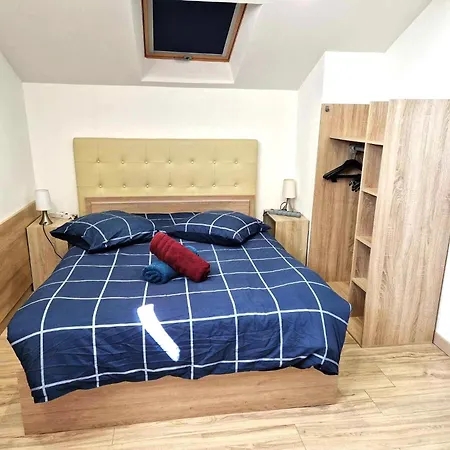08 - Joli Avec Clim Et équipé Pour 2 Personnes, Lit Double, Parking Privatif Gratuit, Grand Fourgon Possible, Le Linge De Maison Est Fourni Appartamento *