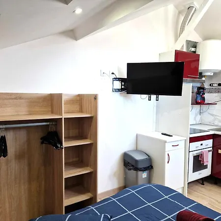 아파트 08 - Joli Avec Clim Et Equipe Pour 2 Personnes, Lit Double, Parking Privatif Gratuit, Grand Fourgon Possible, Le Linge De Maison Est Fourni *