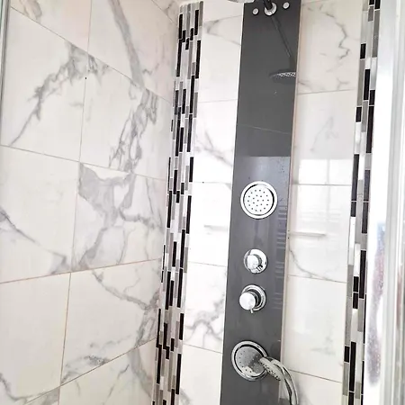08 - Joli Avec Clim Et équipé Pour 2 Personnes, Lit Double, Parking Privatif Gratuit, Grand Fourgon Possible, Le Linge De Maison Est Fourni Razac-sur-lʼIsle